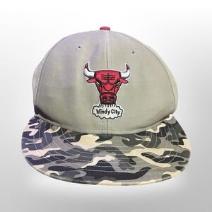 Chicago Bulls NBA Hardwood Classics Camo Brim Snapback Hat Adult OSFA sporty